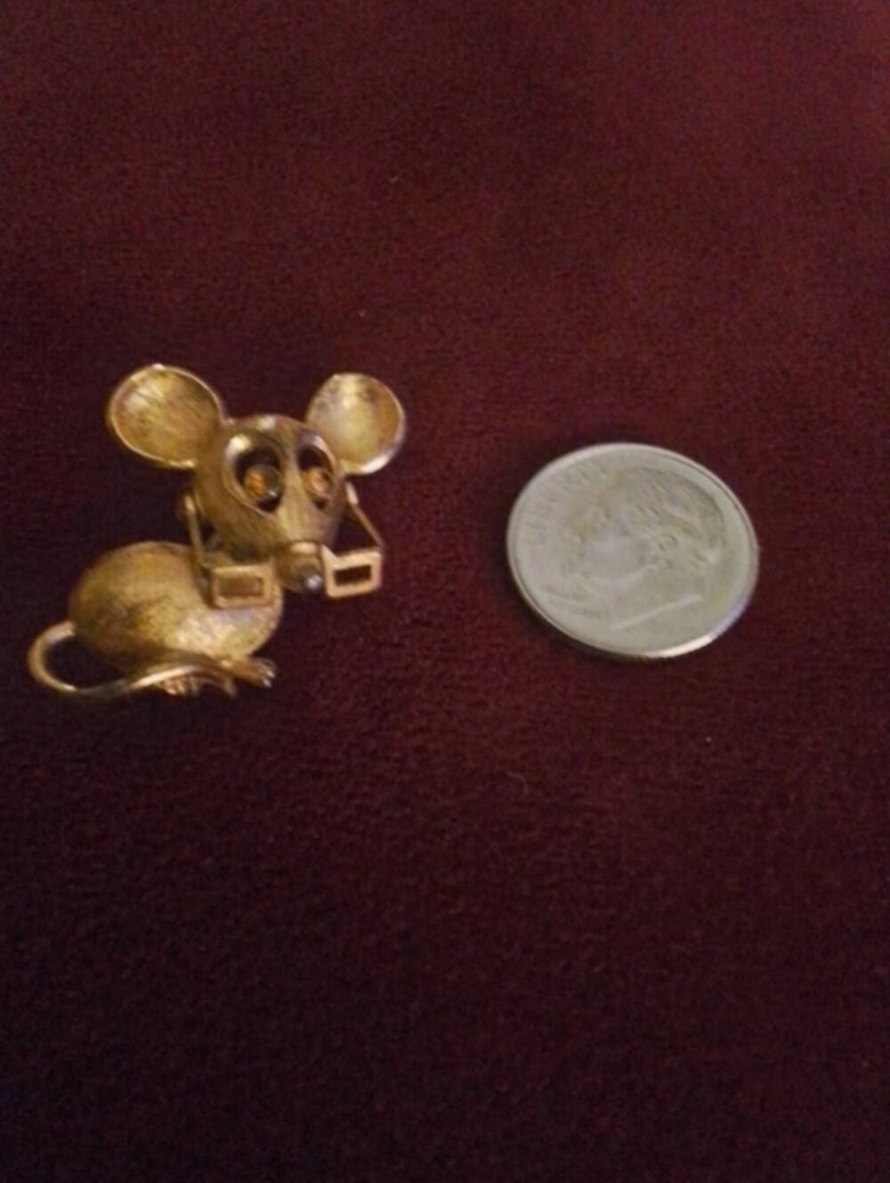 Vintage Gold-toned Mouse Brooch - Picture 5 of 5